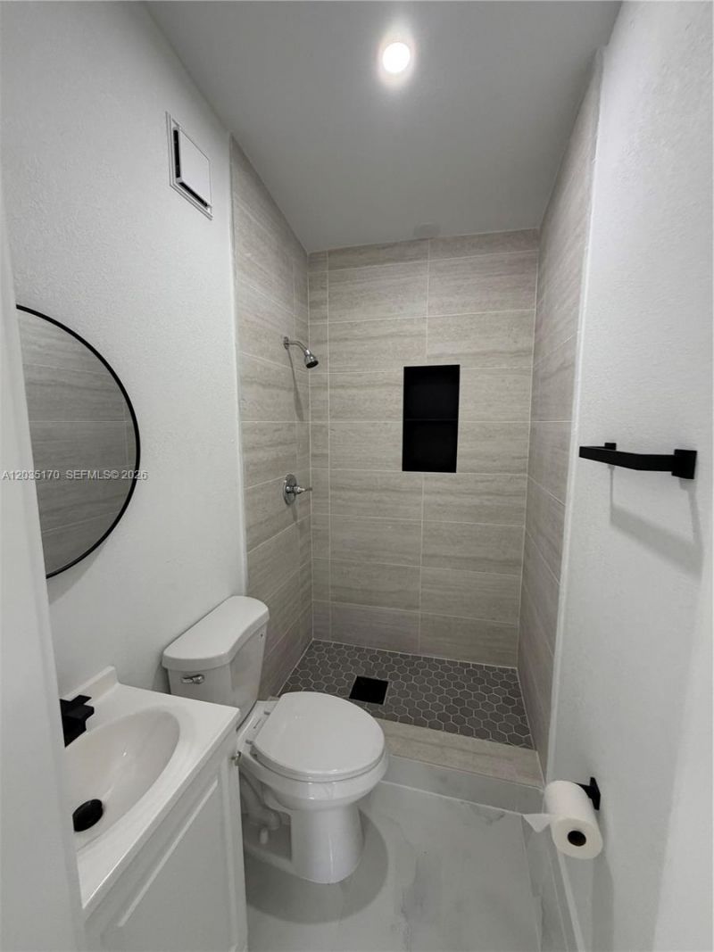 3220 Plaza St, Unit 3220, Miami, FL 33133 Photo