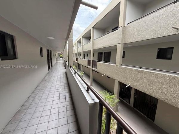 5 Olive Dr, Unit 12, Hialeah, FL 33010