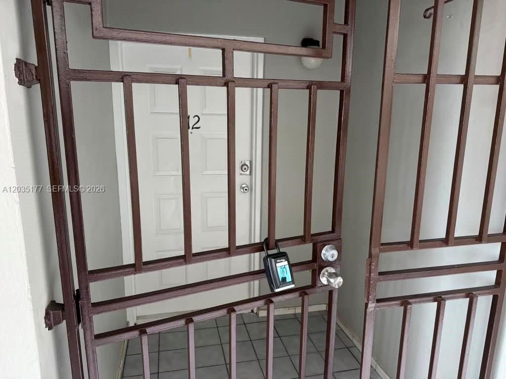 5 Olive Dr, Unit 12, Hialeah, FL 33010 Photo