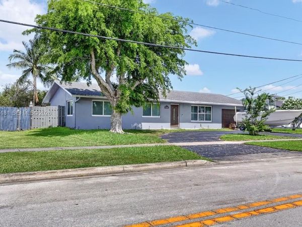 1000 W River Dr, Margate, FL 33063