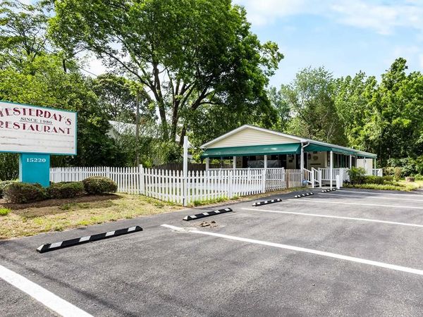 15220 Kings Hwy, MONTROSS, VA 22520