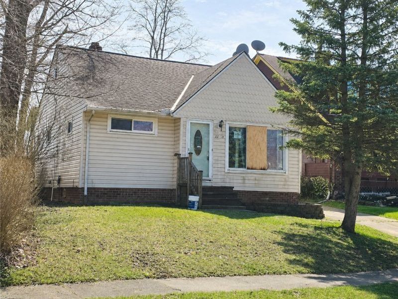13710 Cranwood Park Boulevard, Garfield Heights, OH 44125 Photo 2
