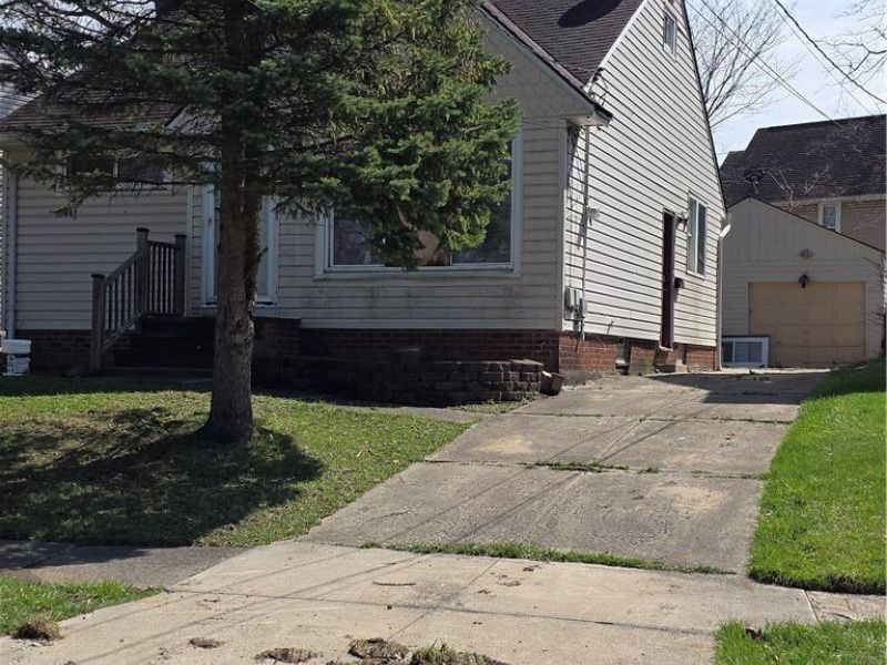 13710 Cranwood Park Boulevard, Garfield Heights, OH 44125 Photo 3