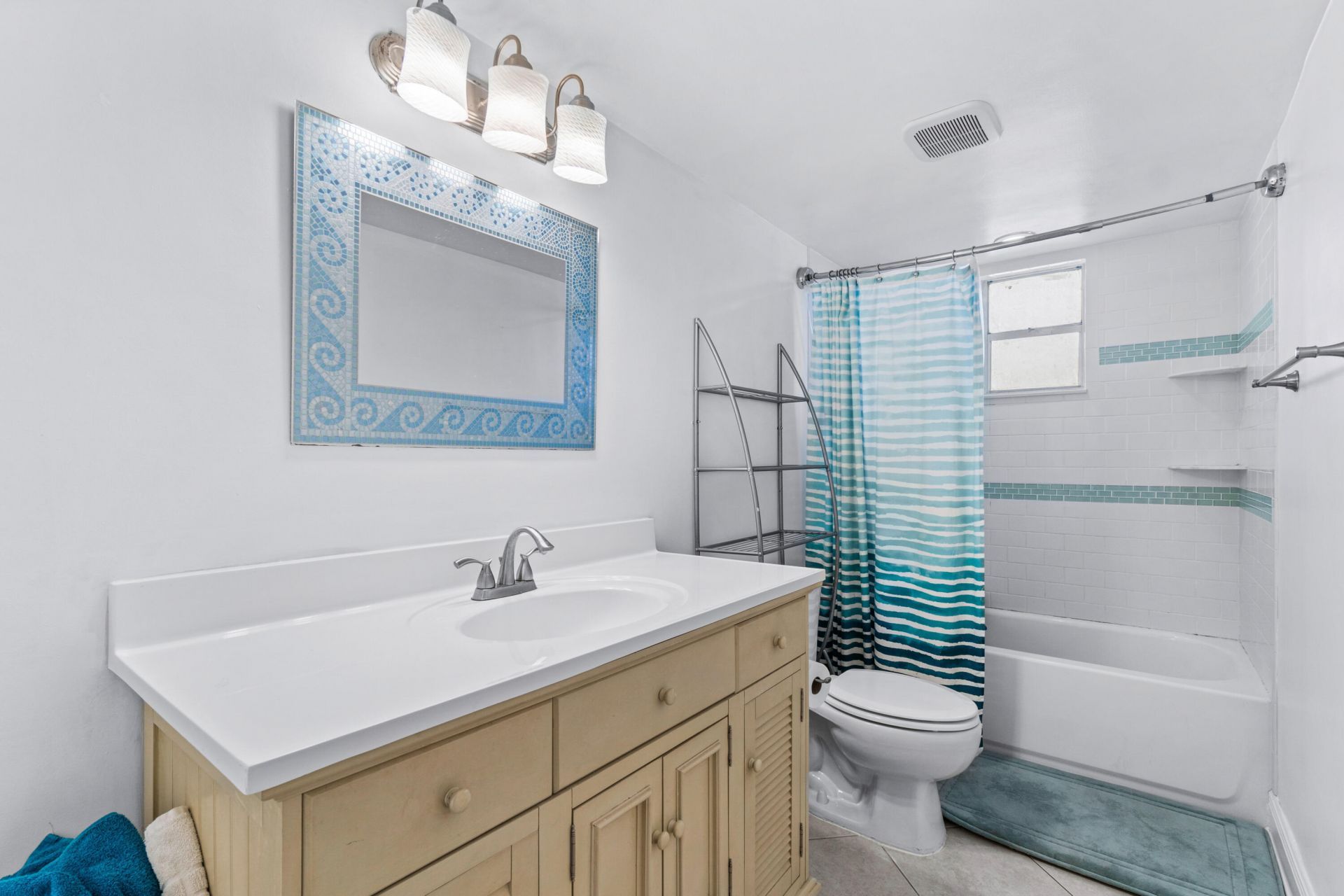 658 NE 6th Court E, Unit E, Boynton Beach, FL 33435 Photo