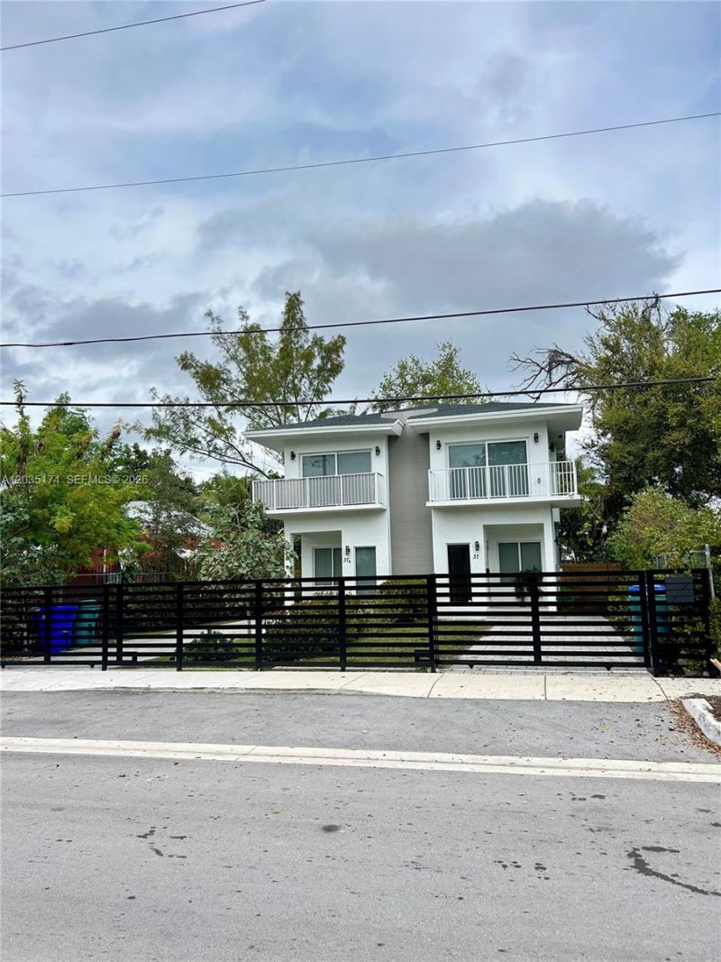 37 NW 70th St, Miami, FL 33150 Photo