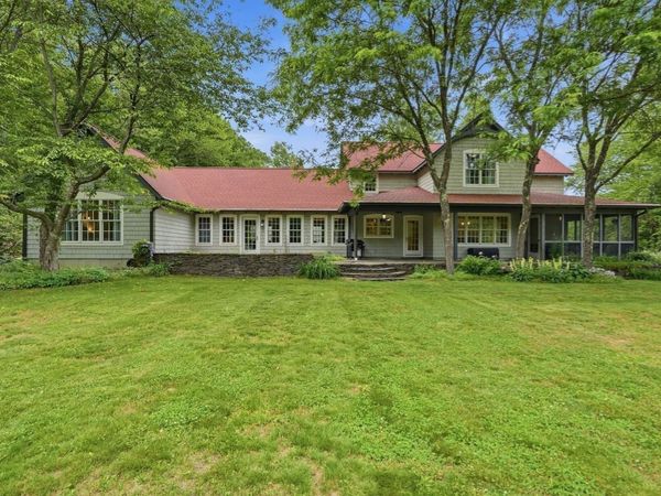 18 Eveningstar Dr, Amherst, MA 01002