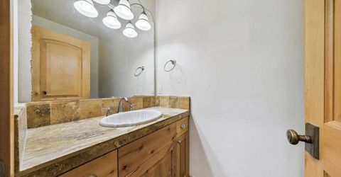 1932 Apache Avenue, South Lake Tahoe, CA 96150 Photo
