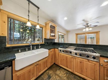 1932 Apache Avenue, South Lake Tahoe, CA 96150 Photo