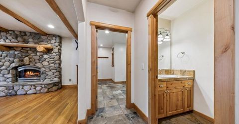 1932 Apache Avenue, South Lake Tahoe, CA 96150 Photo