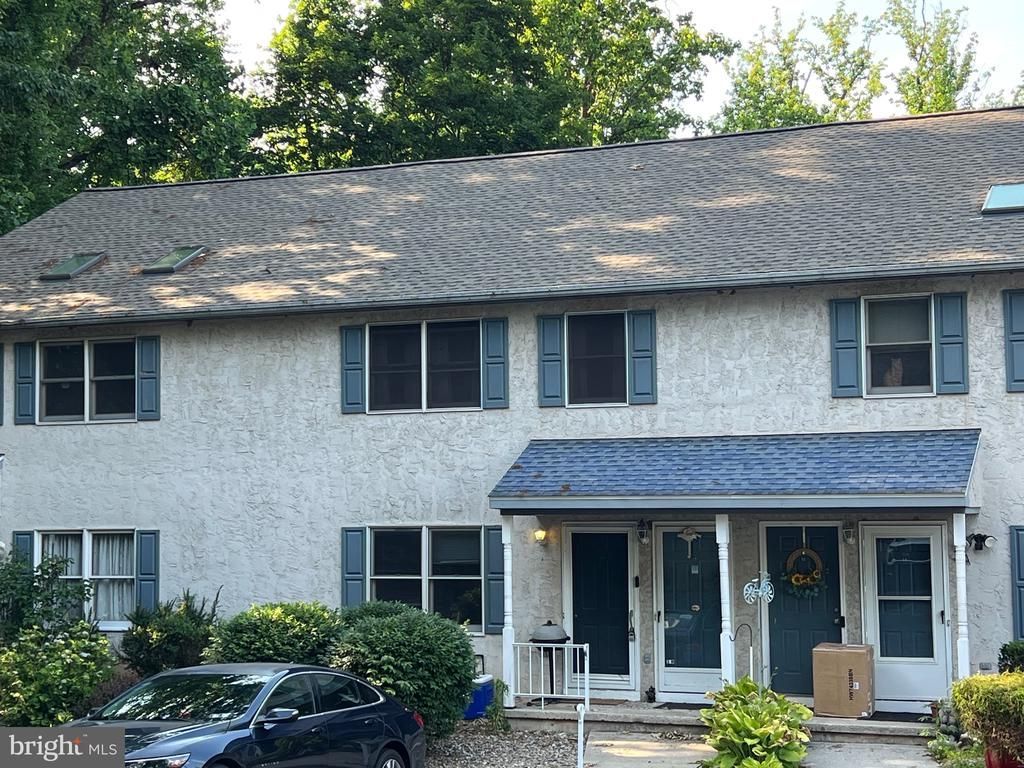 10 MAPLEWOOD AVENUE, MOHNTON, PA 19540