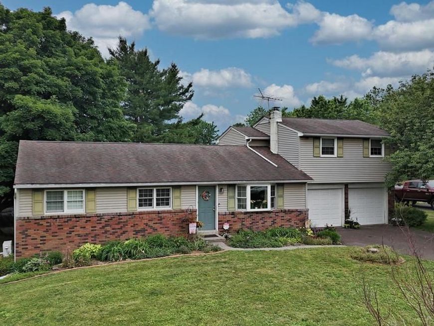 238 W Schwenkmill Road, Perkasie, PA 18944 Main Photo