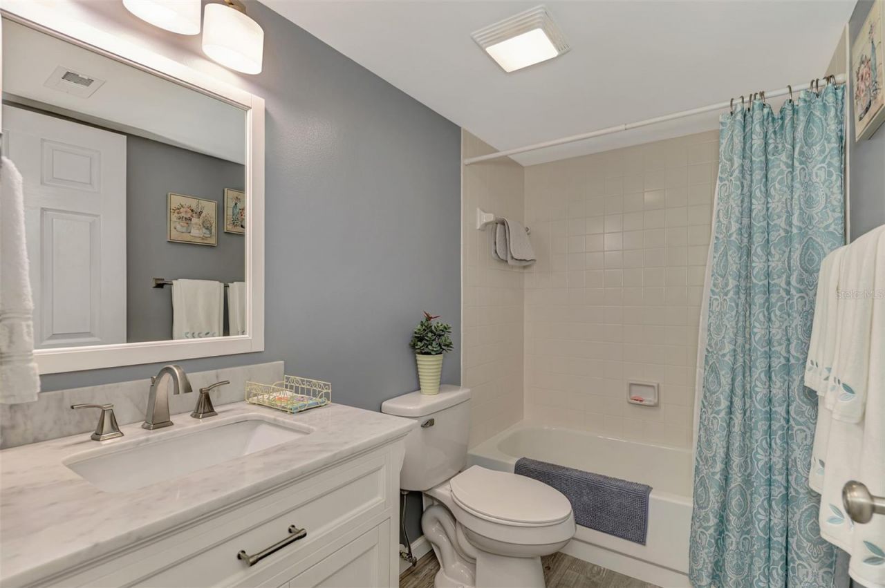 433 Cerromar Lane, Unit 341, Venice, FL 34293 Photo