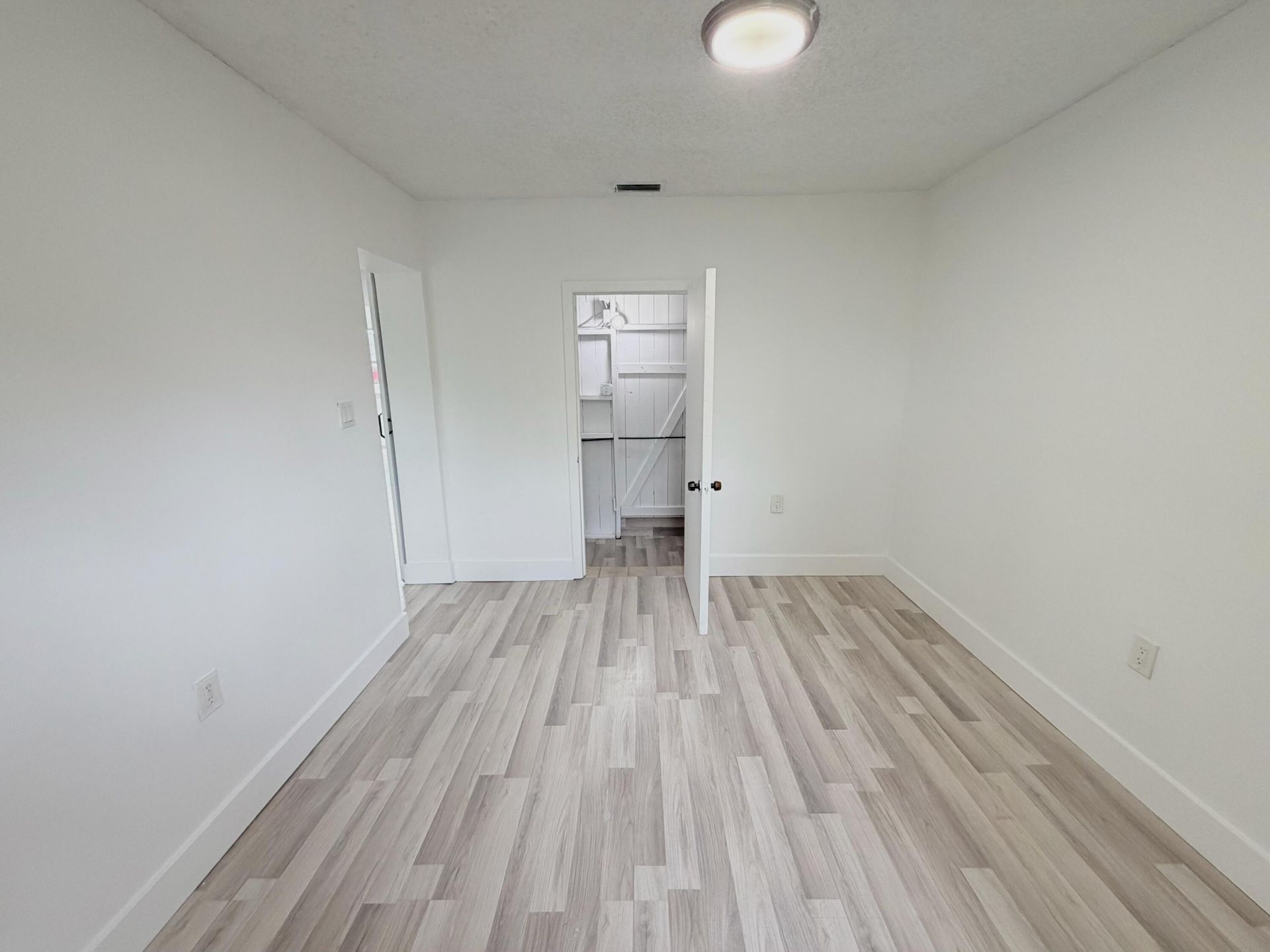 831 El Prado, West Palm Beach, FL 33405 Photo