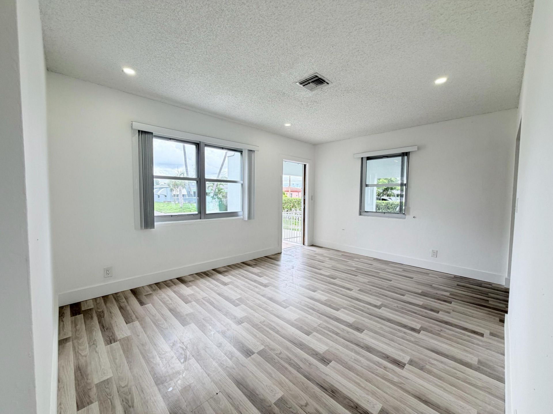 831 El Prado, West Palm Beach, FL 33405 Photo