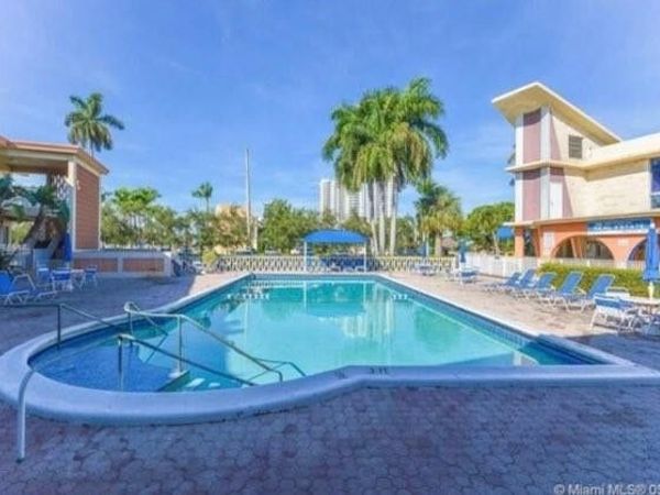 26 Diplomat Parkway, Unit 2280, Hallandale, FL 33009