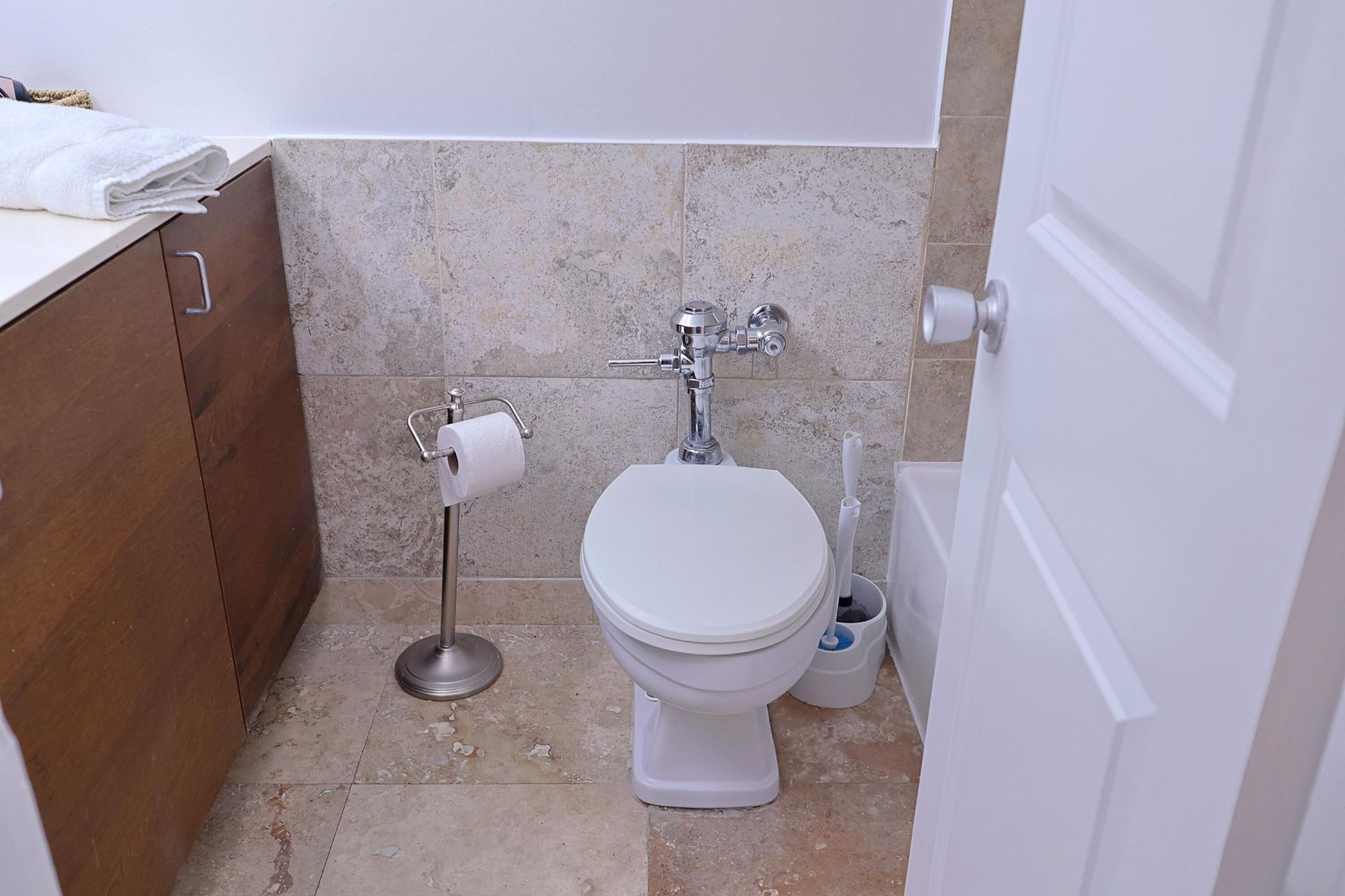 26 Diplomat Parkway, Unit 2280, Hallandale, FL 33009 Photo