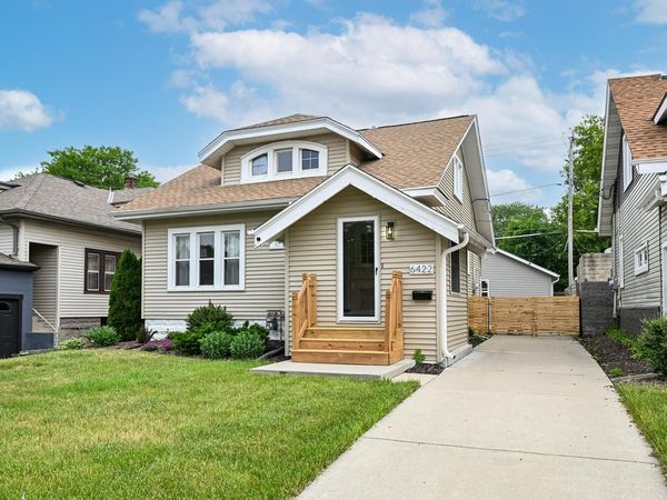6422 W North AVENUE, Wauwatosa, WI 53213