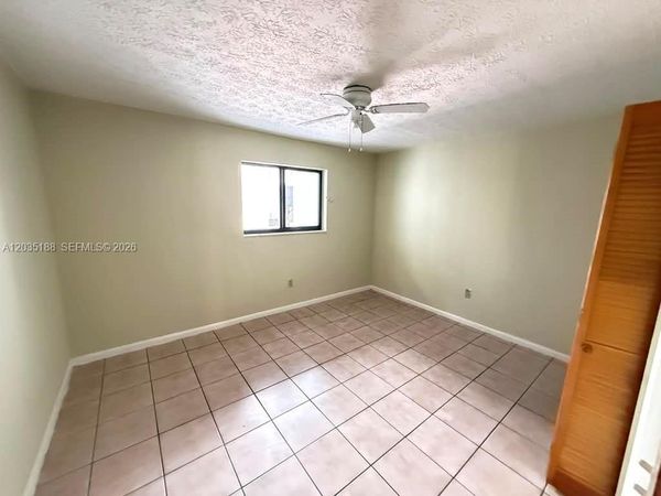 6055 W 19th Ave , Unit 305, Hialeah, FL 33012