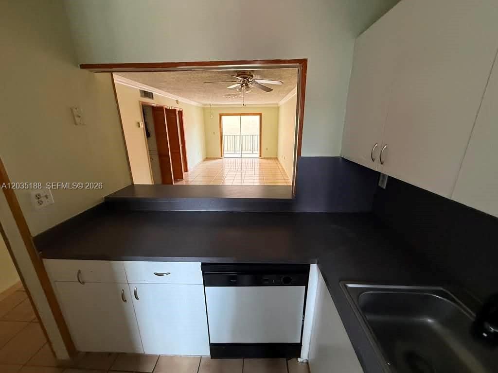 6055 W 19th Ave , Unit 305, Hialeah, FL 33012 Photo