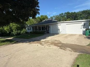 109 S Griffin Street, Lakefield, MN 56150