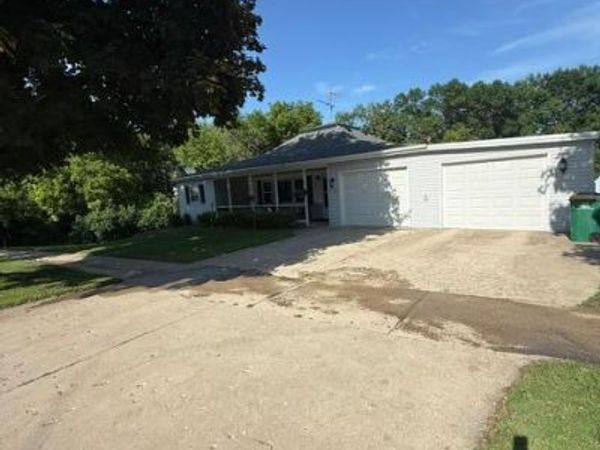 109 S Griffin Street, Lakefield, MN 56150