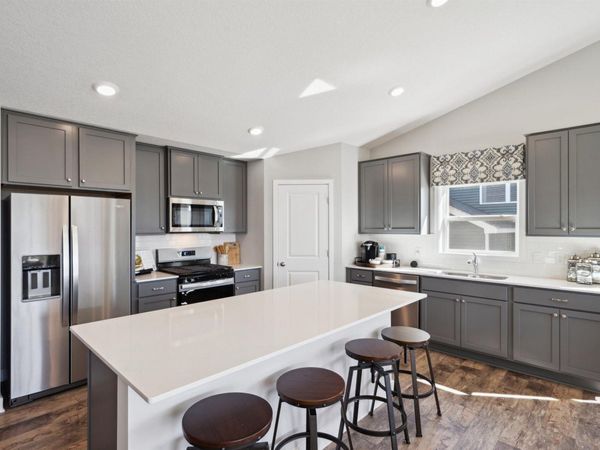 1671 Shasta Drive , Shakopee, MN 55379