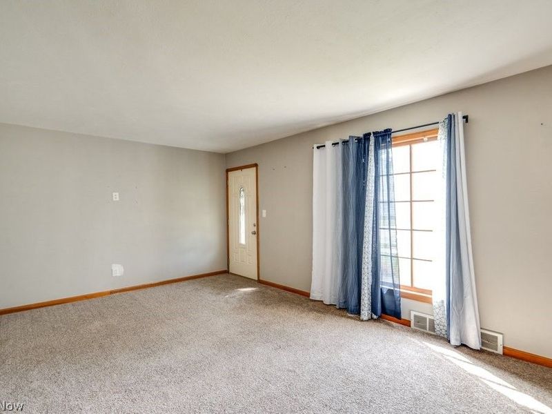 29800 Robert Street, Wickliffe, OH 44092 Photo 3