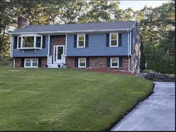 54 Westfield Dr, North Attleboro, MA 02760