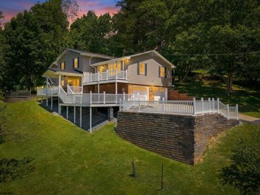 83 Maple Lake Court, Bridgeport, WV 26330
