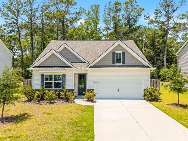 51 Wedge Circle, Richmond Hill, GA 31324