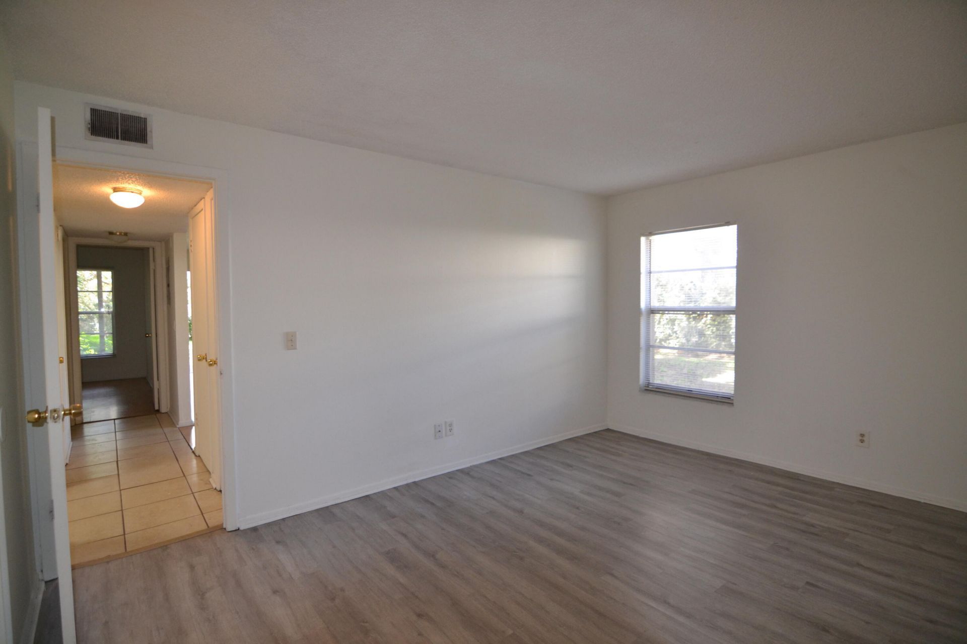 14308 Hanging Moss Circle, Unit 102, Tampa, FL 33613 Photo