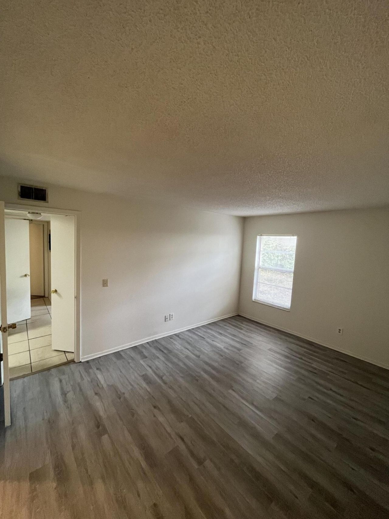 14308 Hanging Moss Circle, Unit 102, Tampa, FL 33613 Photo