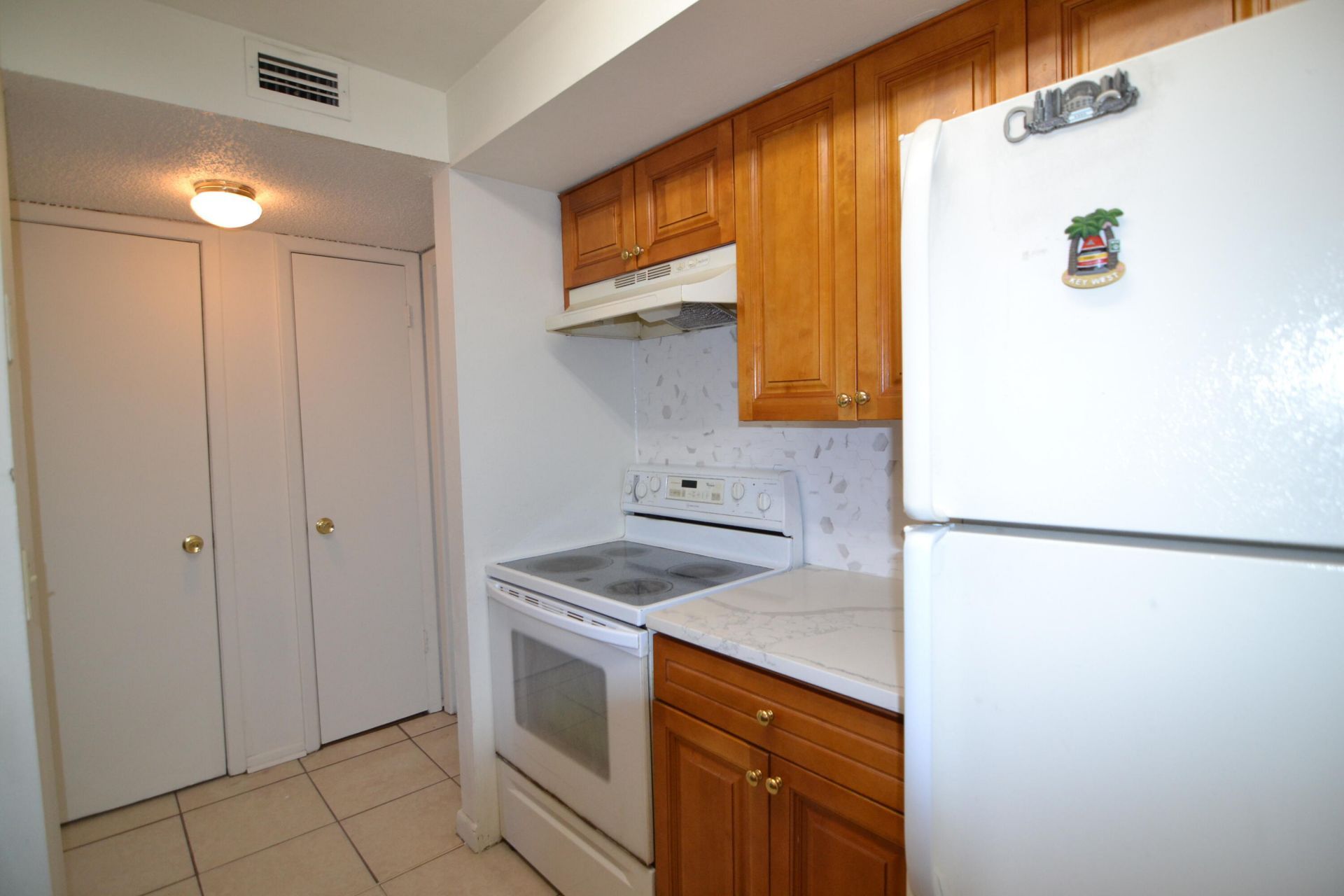 14308 Hanging Moss Circle, Unit 102, Tampa, FL 33613 Photo