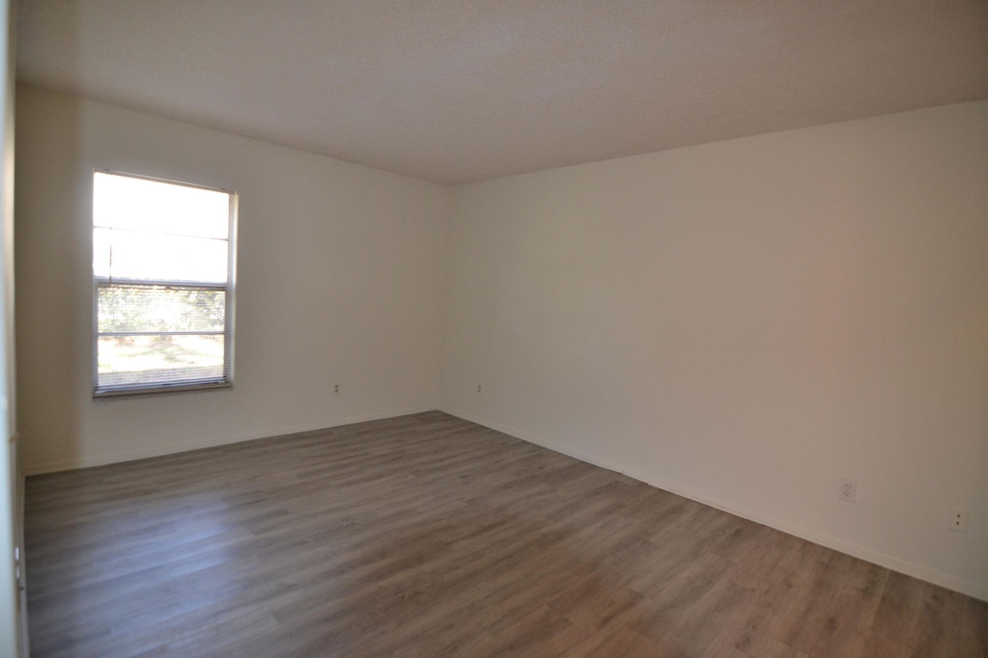 14308 Hanging Moss Circle, Unit 102, Tampa, FL 33613 Photo