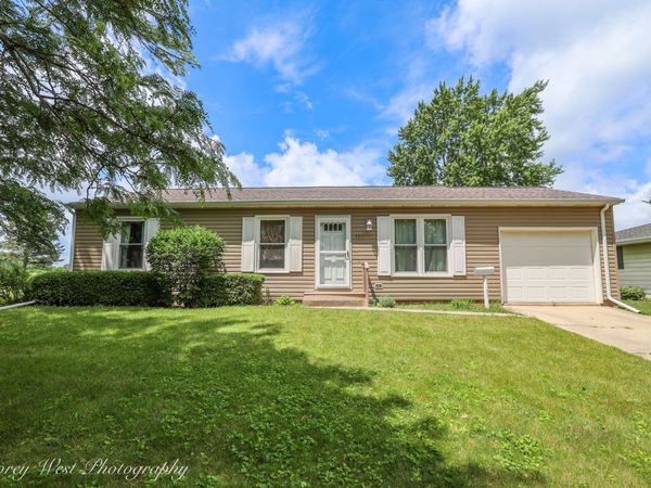 335 S Hadsall Street , Genoa, IL 60135