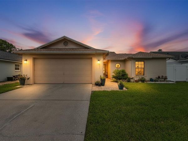 8715 HAMPDEN DRIVE , TAMPA, FL 33626