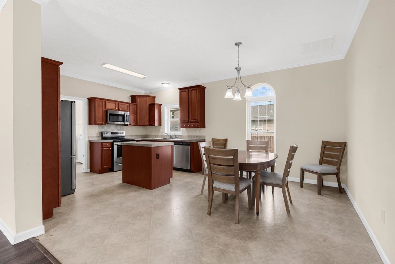 1109 Weldon Ln.  Photo 5