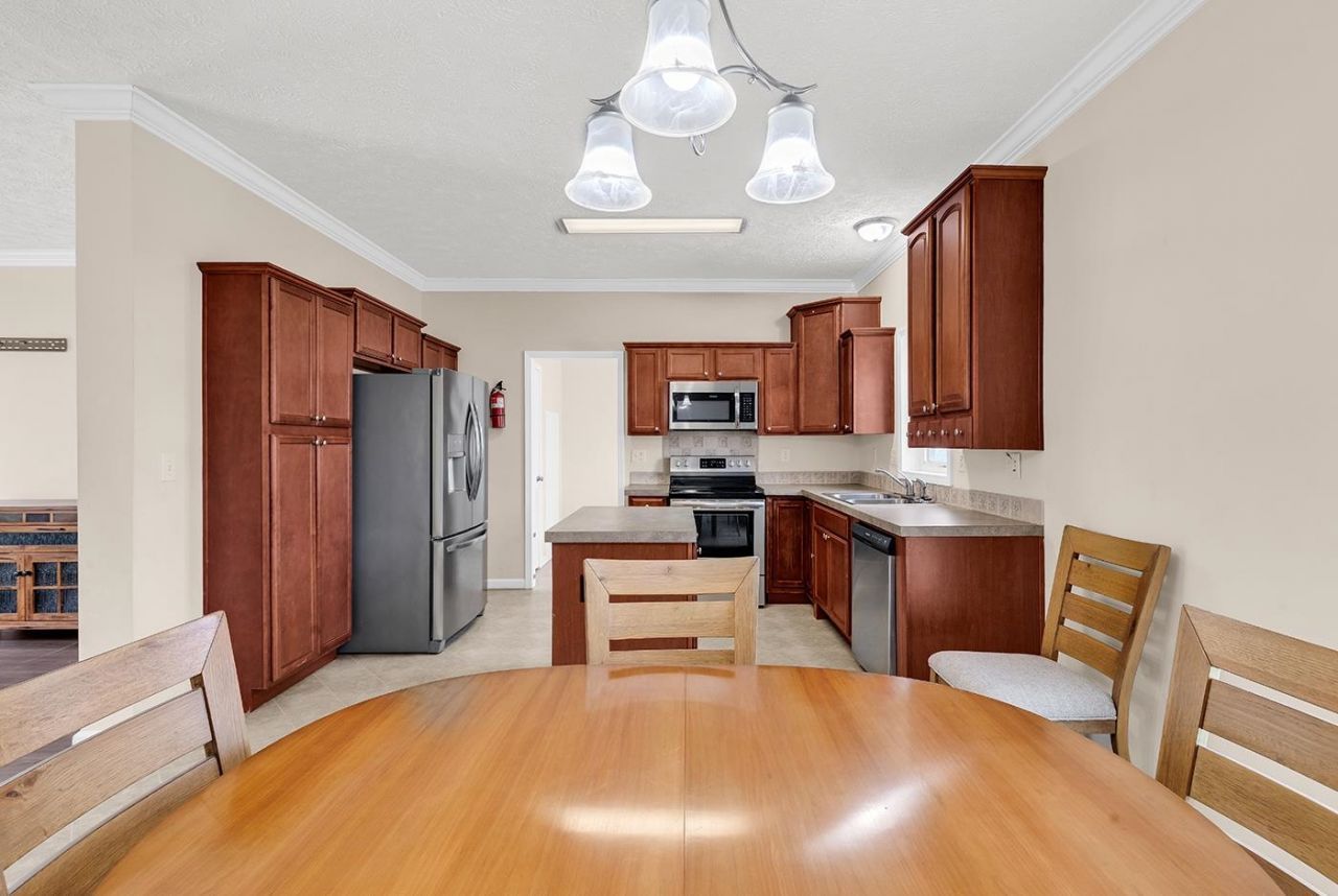 1109 Weldon Ln.  Photo 6