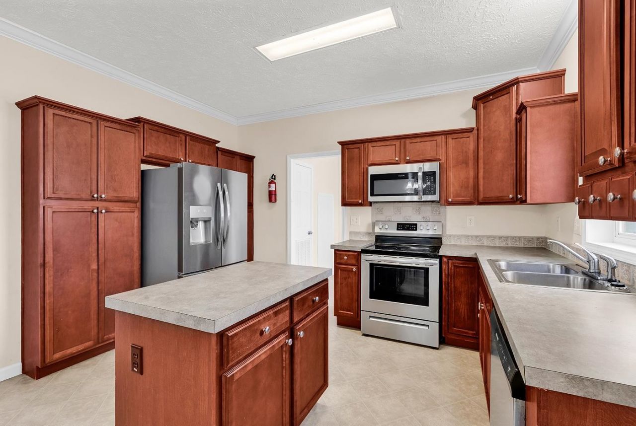 1109 Weldon Ln.  Photo 8