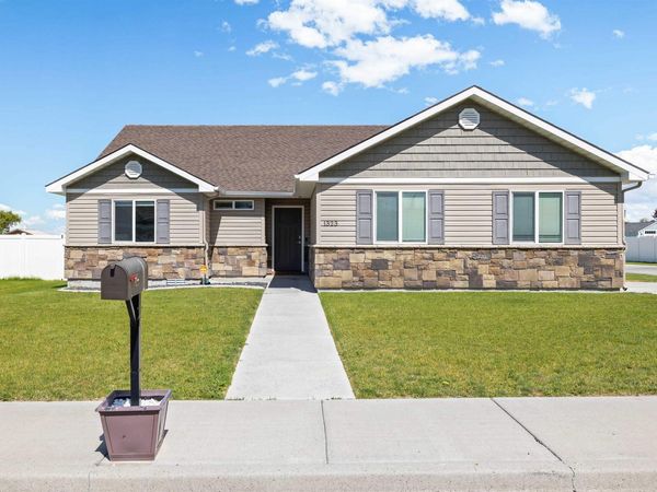 1323 Flint, Twin Falls, ID 83301