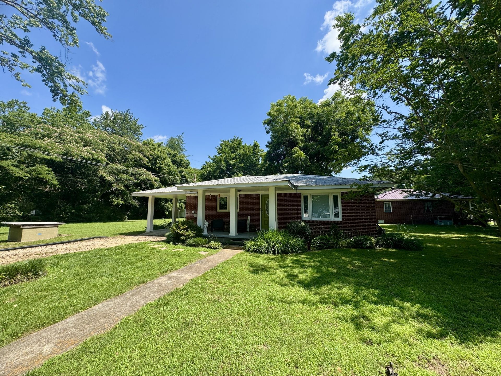 150 Toms Creek Rd , Linden, TN 37096 Main Photo