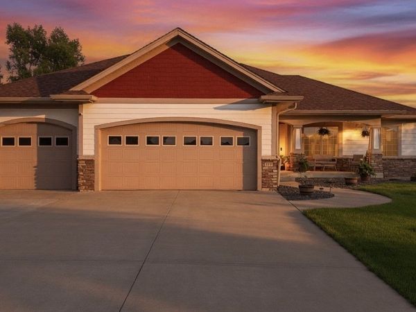 510 Stonegate Court SW, Altoona, IA 50009