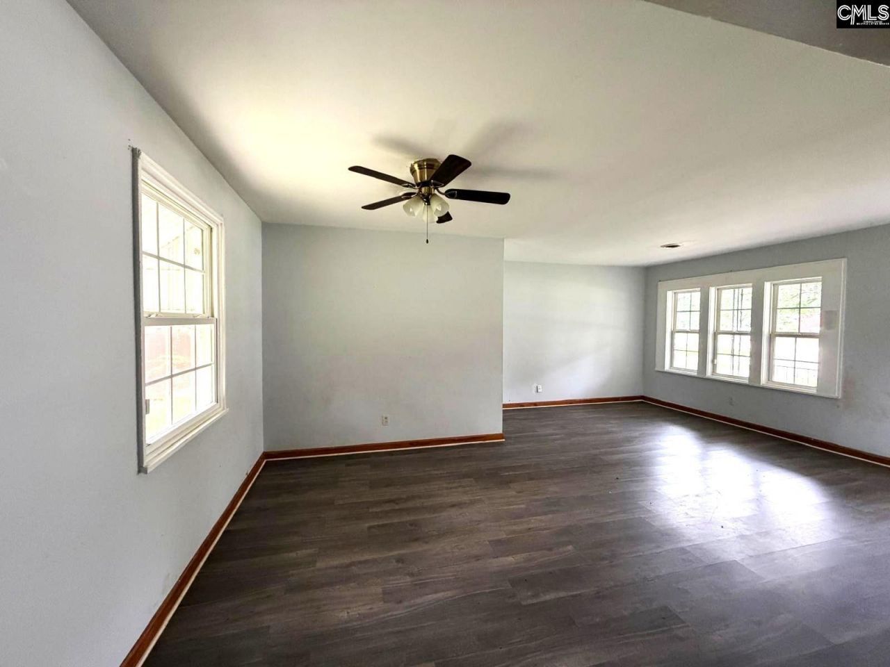 1113 Hahn Avenue Ne Photo 11