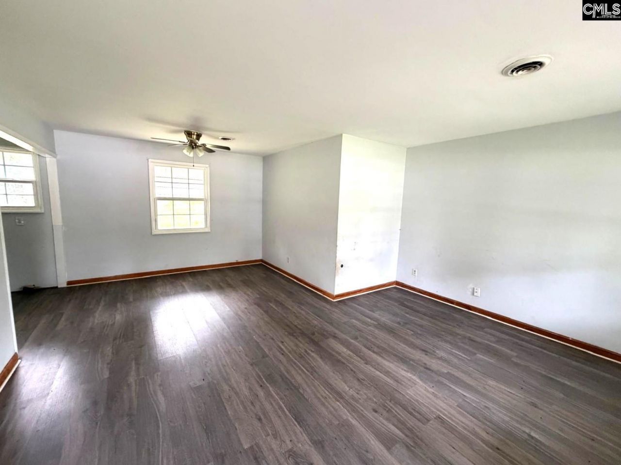 1113 Hahn Avenue Ne Photo 5