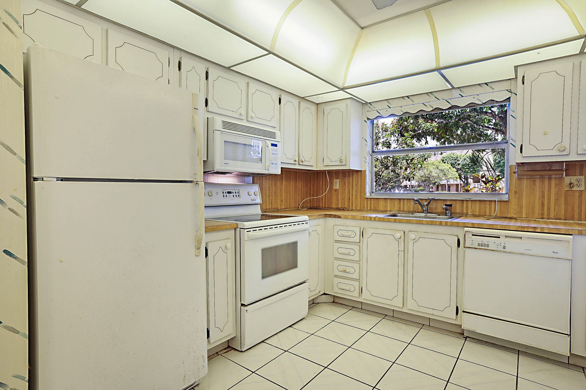 9201 Sunrise Lakes Boulevard, Unit 107, Sunrise, FL 33322 Photo
