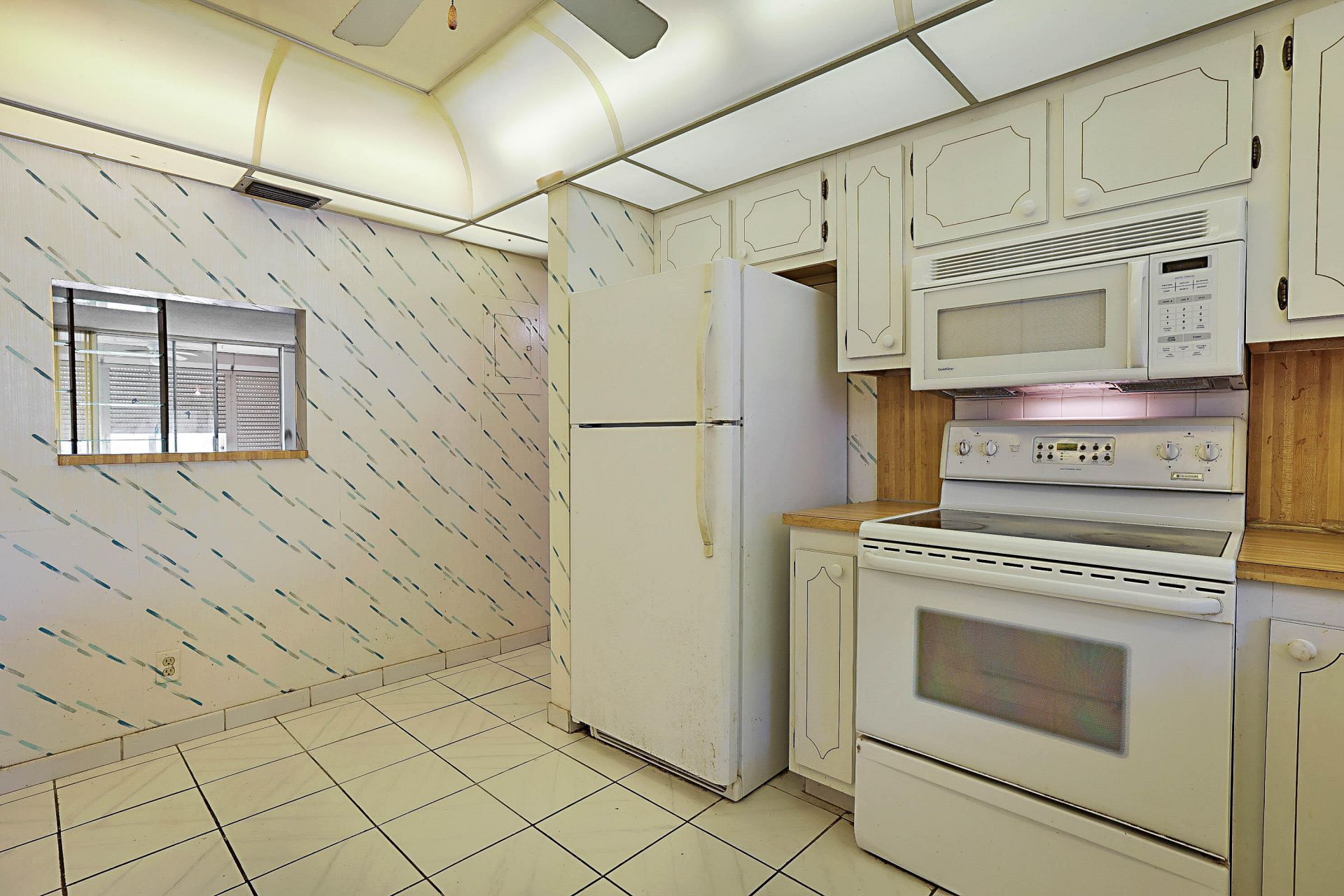9201 Sunrise Lakes Boulevard, Unit 107, Sunrise, FL 33322 Photo