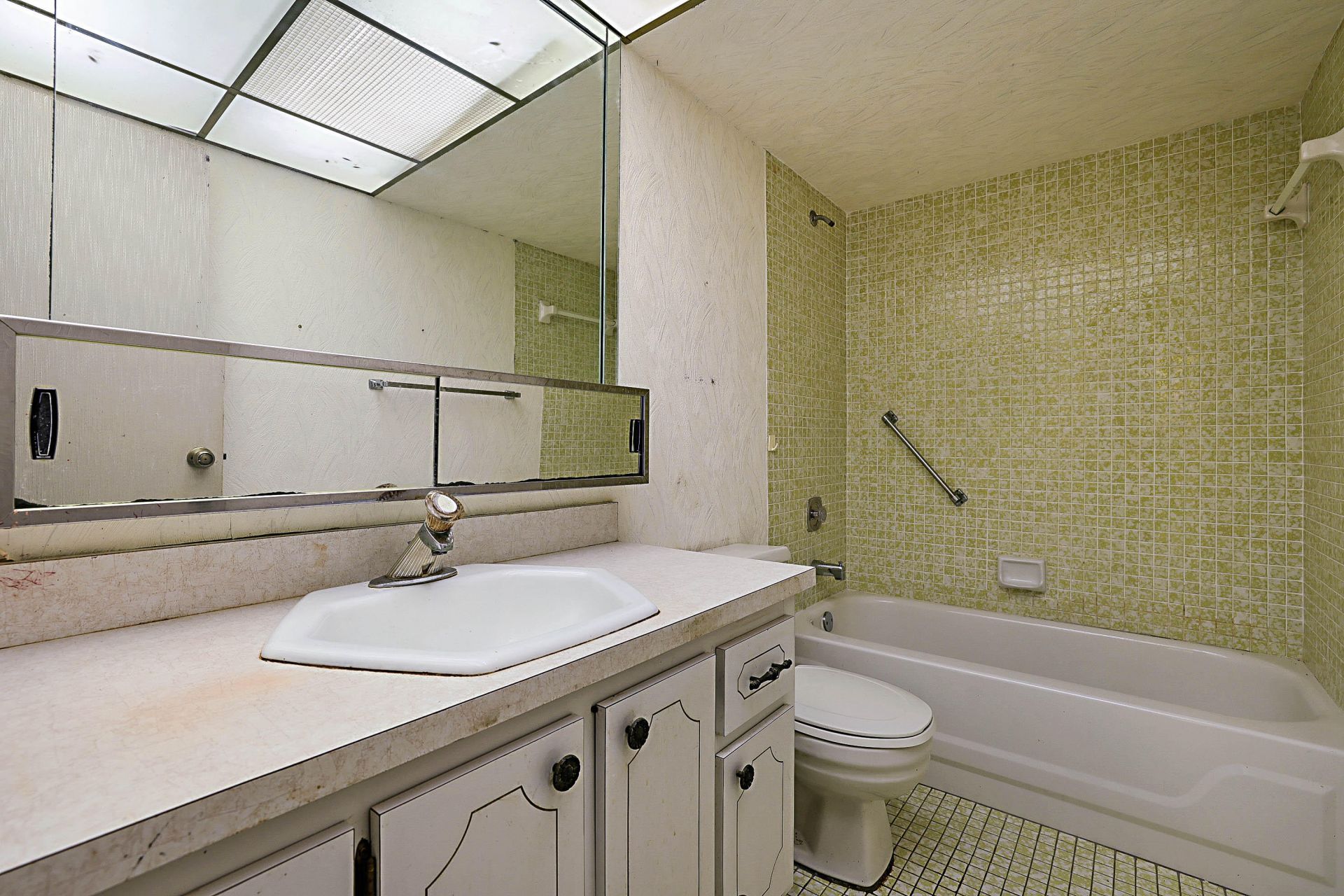 9201 Sunrise Lakes Boulevard, Unit 107, Sunrise, FL 33322 Photo