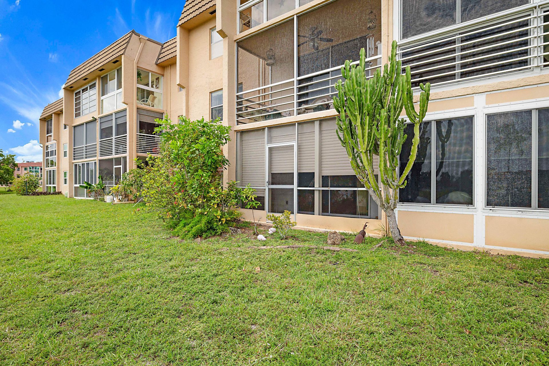 9201 Sunrise Lakes Boulevard, Unit 107, Sunrise, FL 33322 Photo
