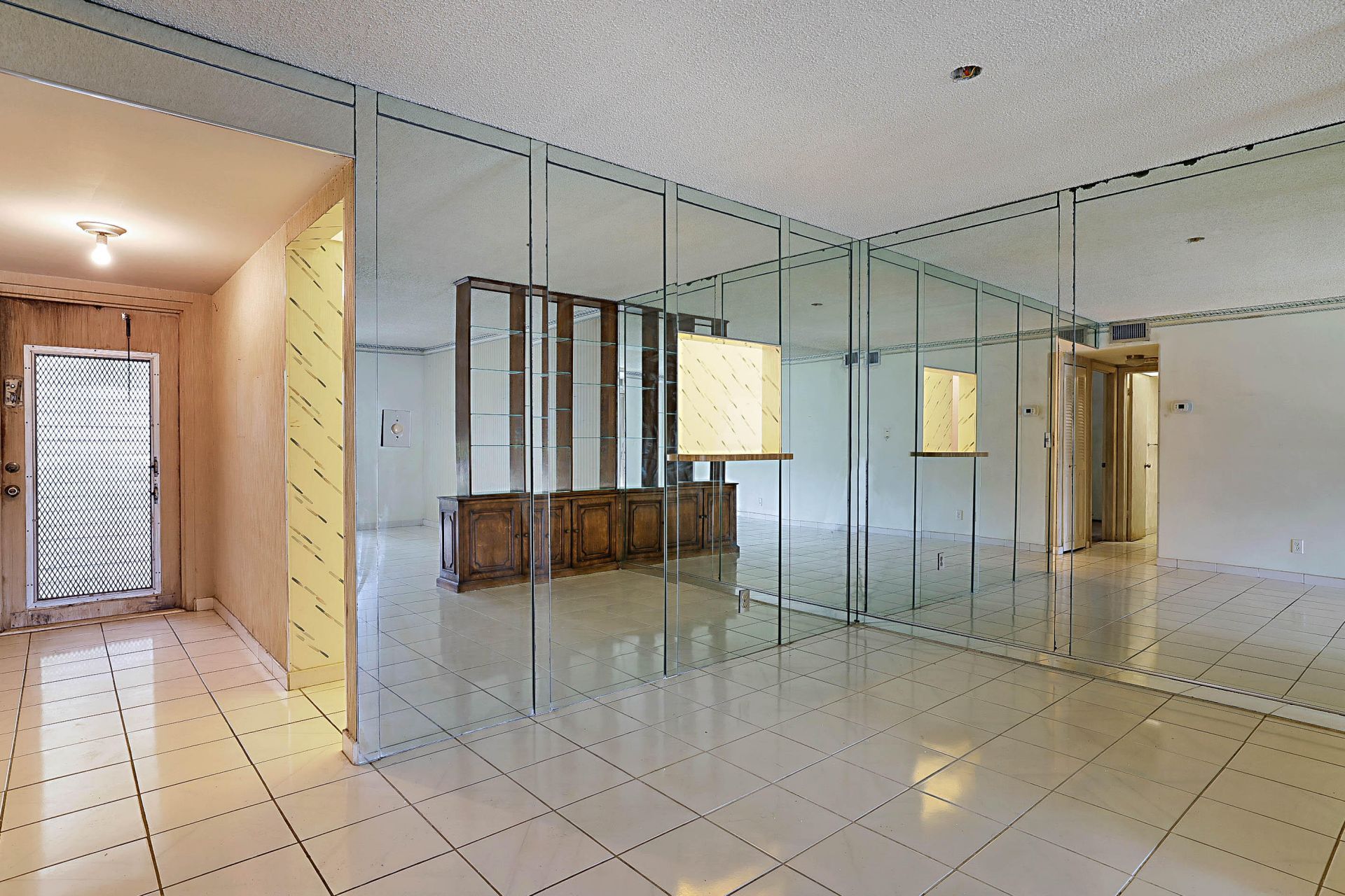 9201 Sunrise Lakes Boulevard, Unit 107, Sunrise, FL 33322 Photo