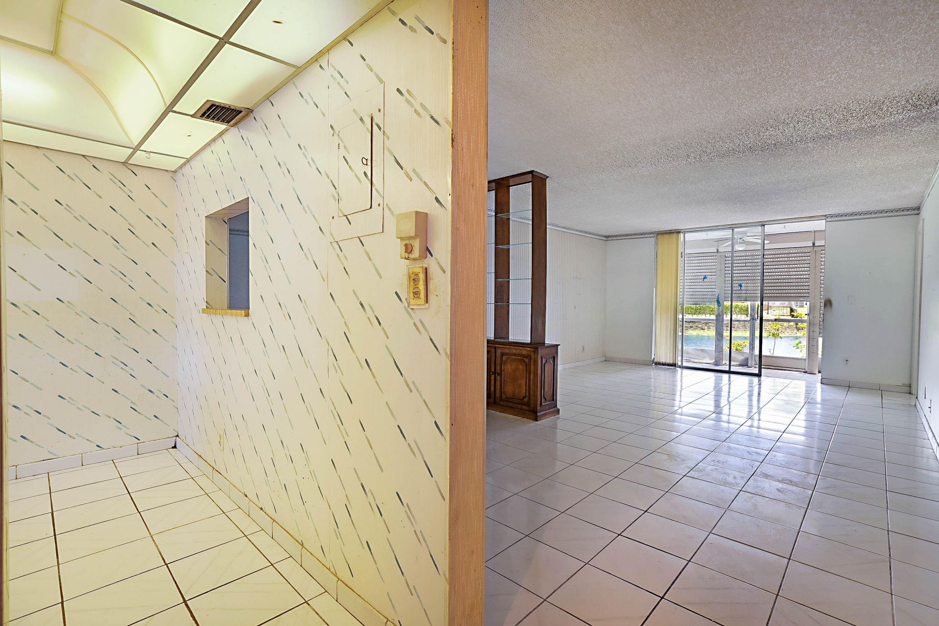 9201 Sunrise Lakes Boulevard, Unit 107, Sunrise, FL 33322 Photo